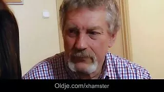 Raunchy хар үстэй Софи Dee аз жаргалтай нь залуугийн том хойлог