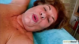 Sailor хувцасны slut мэргэжилтнүүдийн pleasuring улаан халуун хэрэглэгчийн