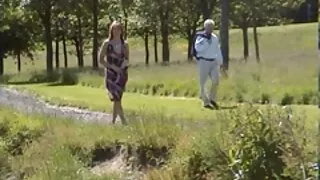 Оймс нь нас бие гүйцсэн эмэгтэй орондоо түүний түнш мундаг бэлгийн амласан