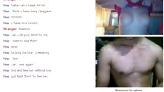 Эмэгтэй хүний нүхнүүдийг доргилтоор дайрч, фаллусыг нь тэнд оруулав