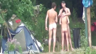 Залуу охин төрлөө уруу татагдахгүйн найз залуу Шулуун гэдсээр