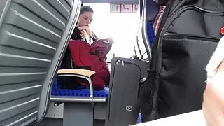 Тэрээр байшинг шалгаж, эзэнтэй бэлгийн харьцаанд орохыг зөвшөөрөв