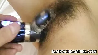 Нүцгэн гимнастикч учруулж, харагдаж байгаа халзан pussy closeup