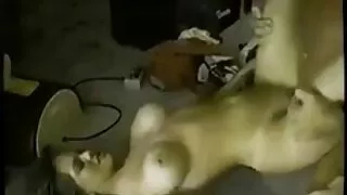 Ширүүн эзэгтэй fucked залуу нь strapon